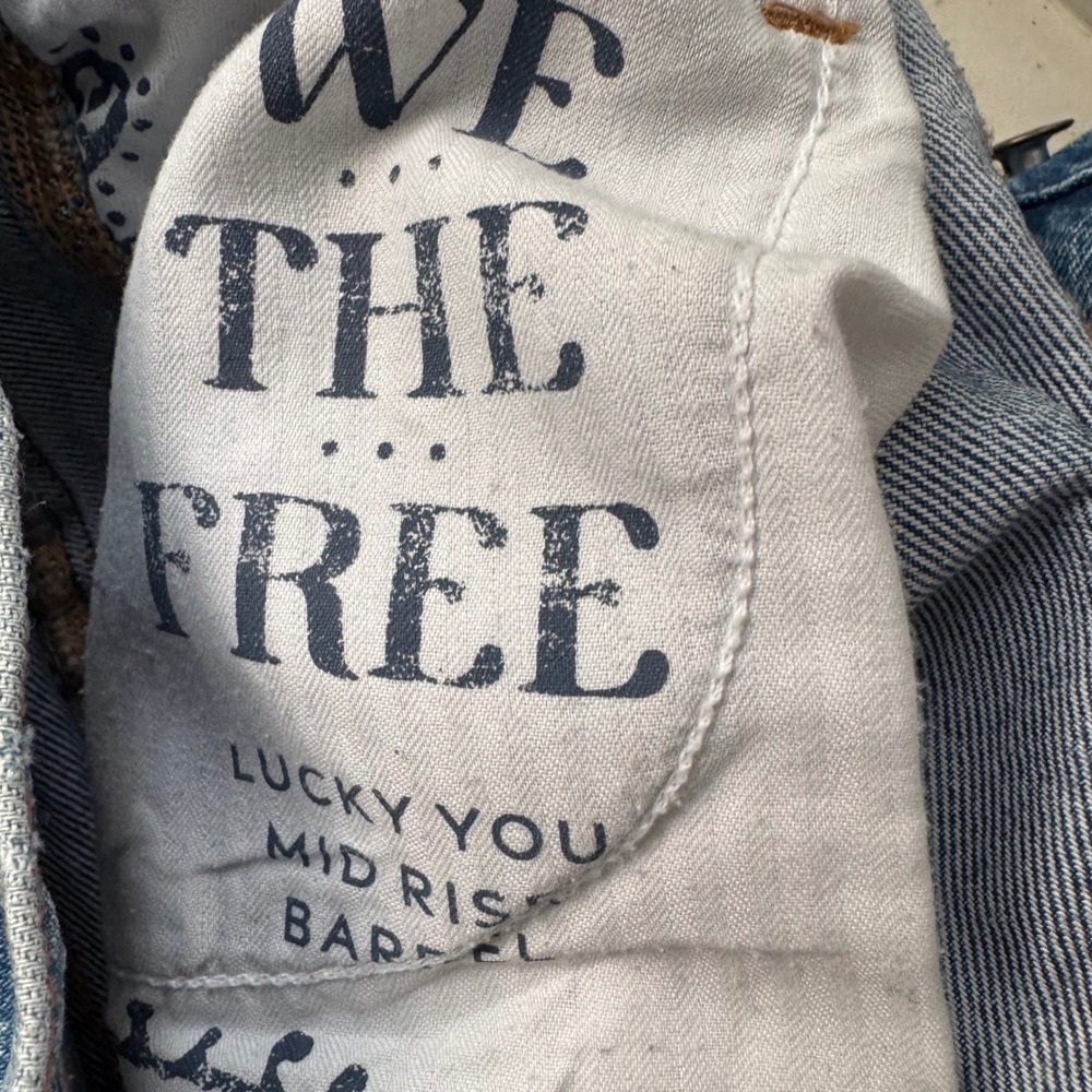 We The Free Lucky You Mid Rise Barrel Jeans Womens 27 Light Wash Blue Curved Leg - Picture 4 of 9
